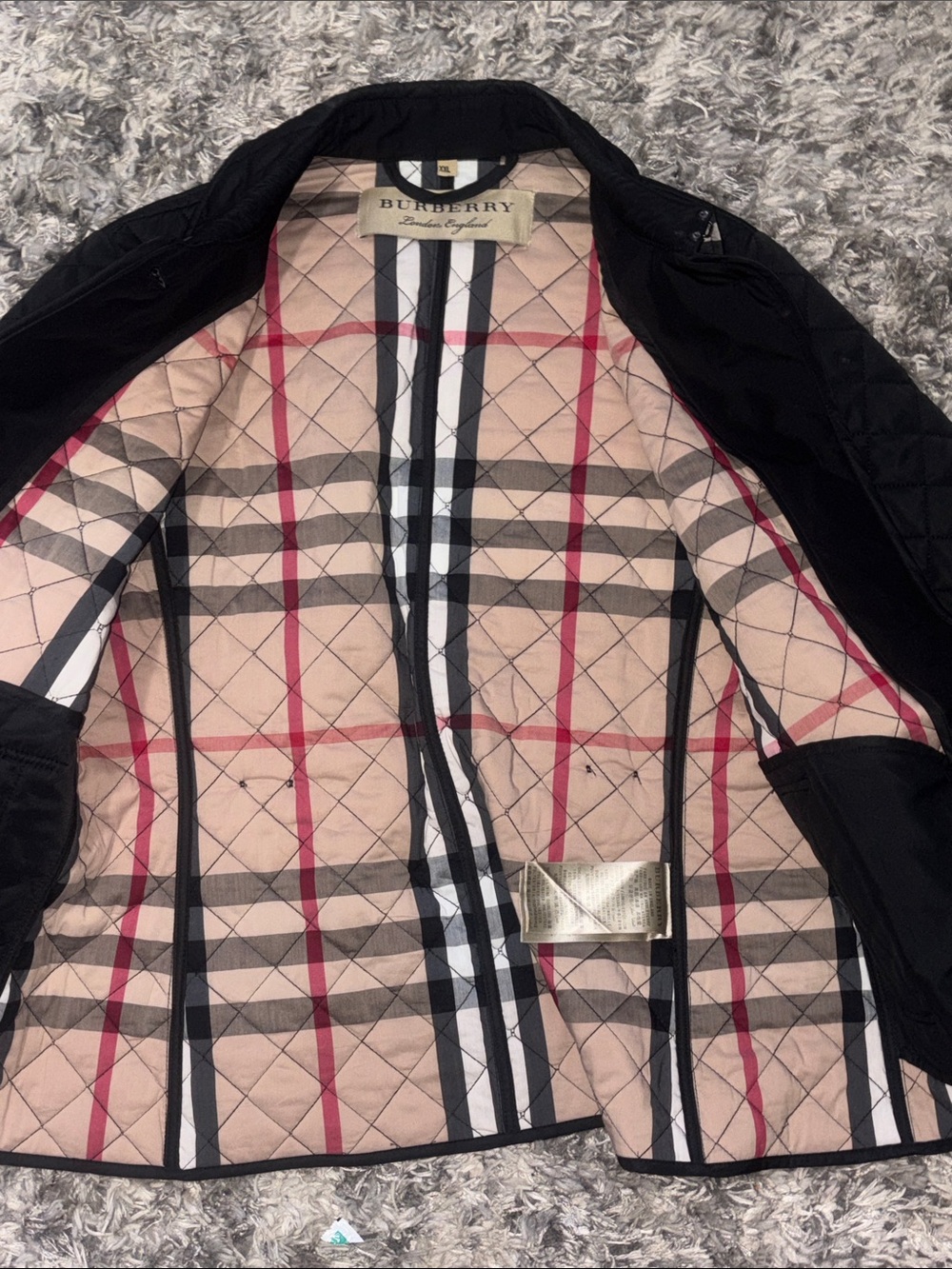 Burberry Black Quilted Puffer Jacket with Checked Lining Women’s XXl - Picture 8 of 9